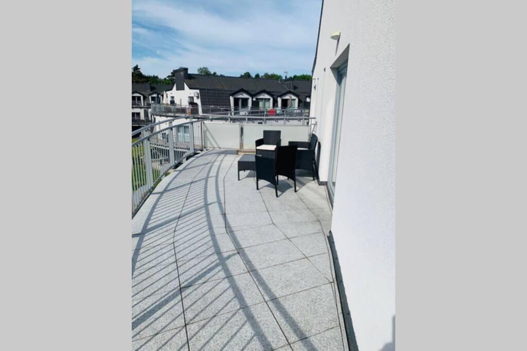 Uroczy Apartament Z Basenem I Kortem Tenisowym Pobierowo Exterior foto